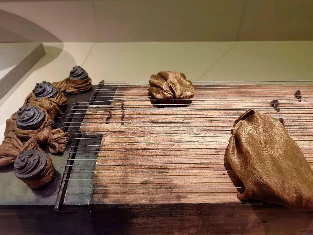 施蛰存：李商隐《锦瑟》的读法_典故_意义_杜甫