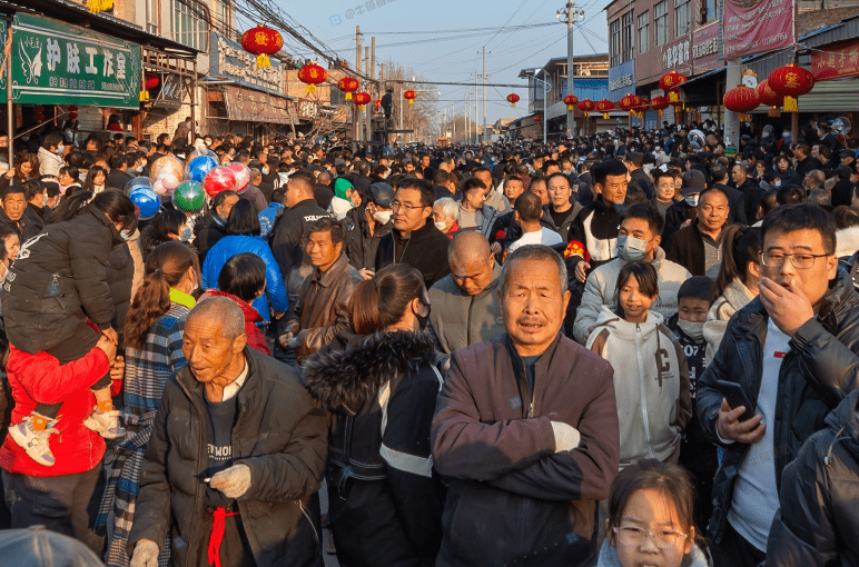 渭南大荔县阿寿村:社火跑骡车闹元宵,传承非遗风采_活动_文革_百姓