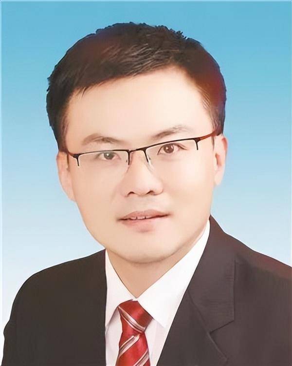 "80后"王玺玮,"全国优秀县委书记"熊征宇,拟任正厅新职_工作_咸宁