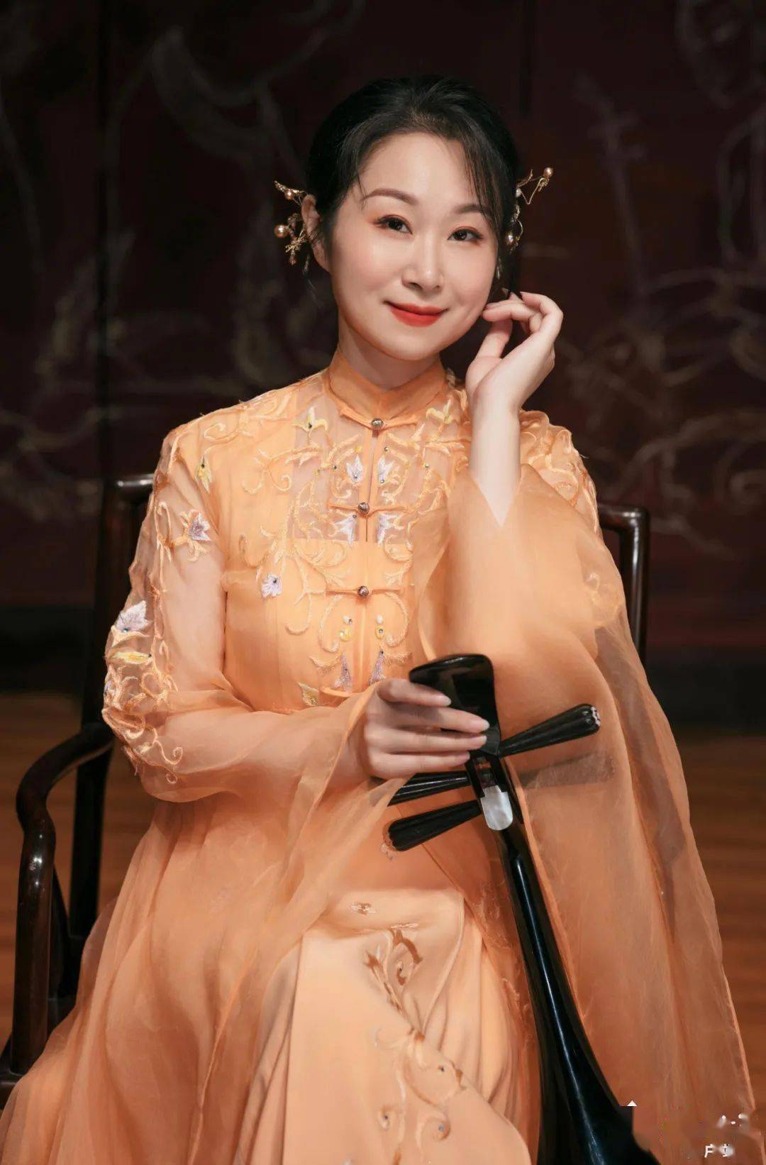 (受访者 供图)人物名片南音《凤求凰》2021年,庄丽芬主持泉州市南音