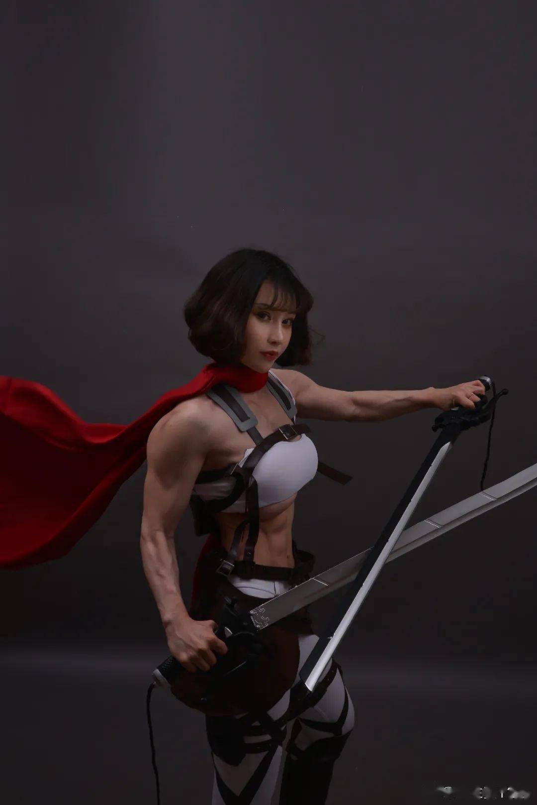 青岛女医生cos娜美,胸口青筋暴起!网友:羡慕她老公_健身_袁合荣_身材