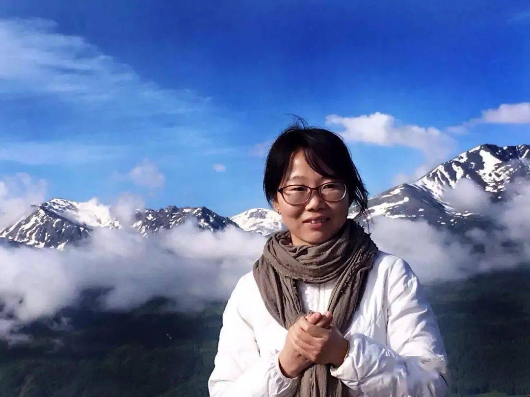 李娟| 散文:闯祸精(外一篇)_鞋子_家伙_羊群