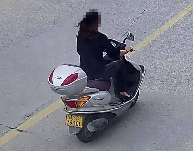 未戴安全头盔15违法曝光exposure违法车辆:闽c78cz1违法地点:紫山镇翁