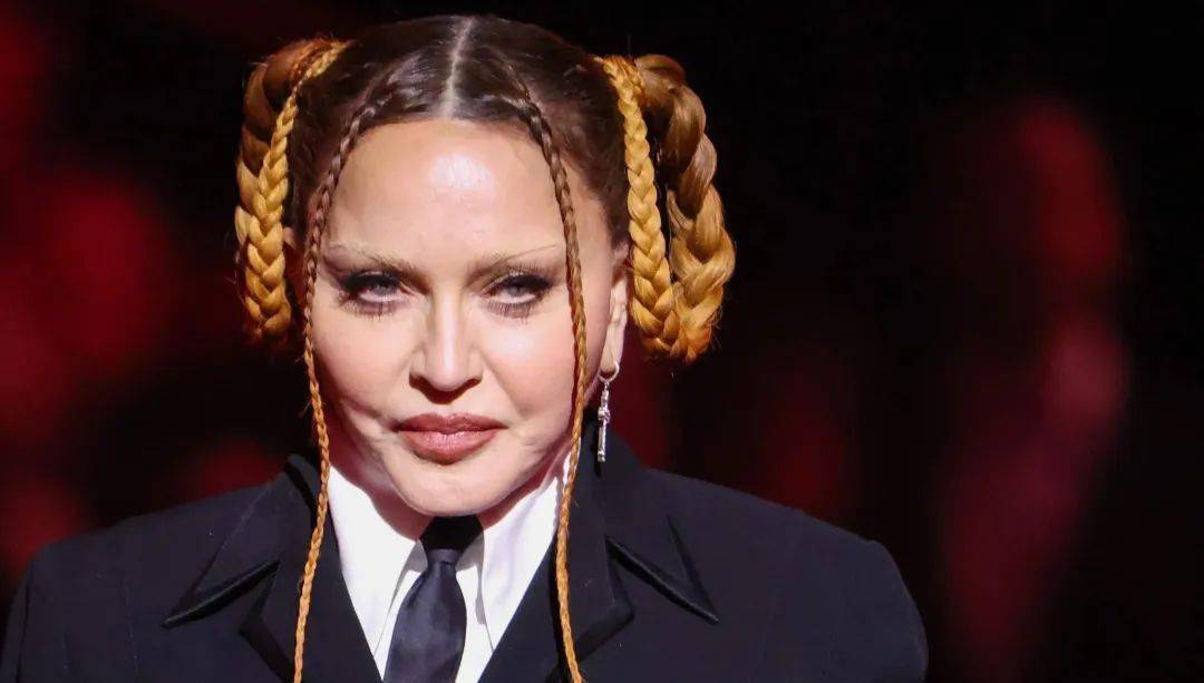 她比小李子酷多啦_麦当娜_穿着_专辑