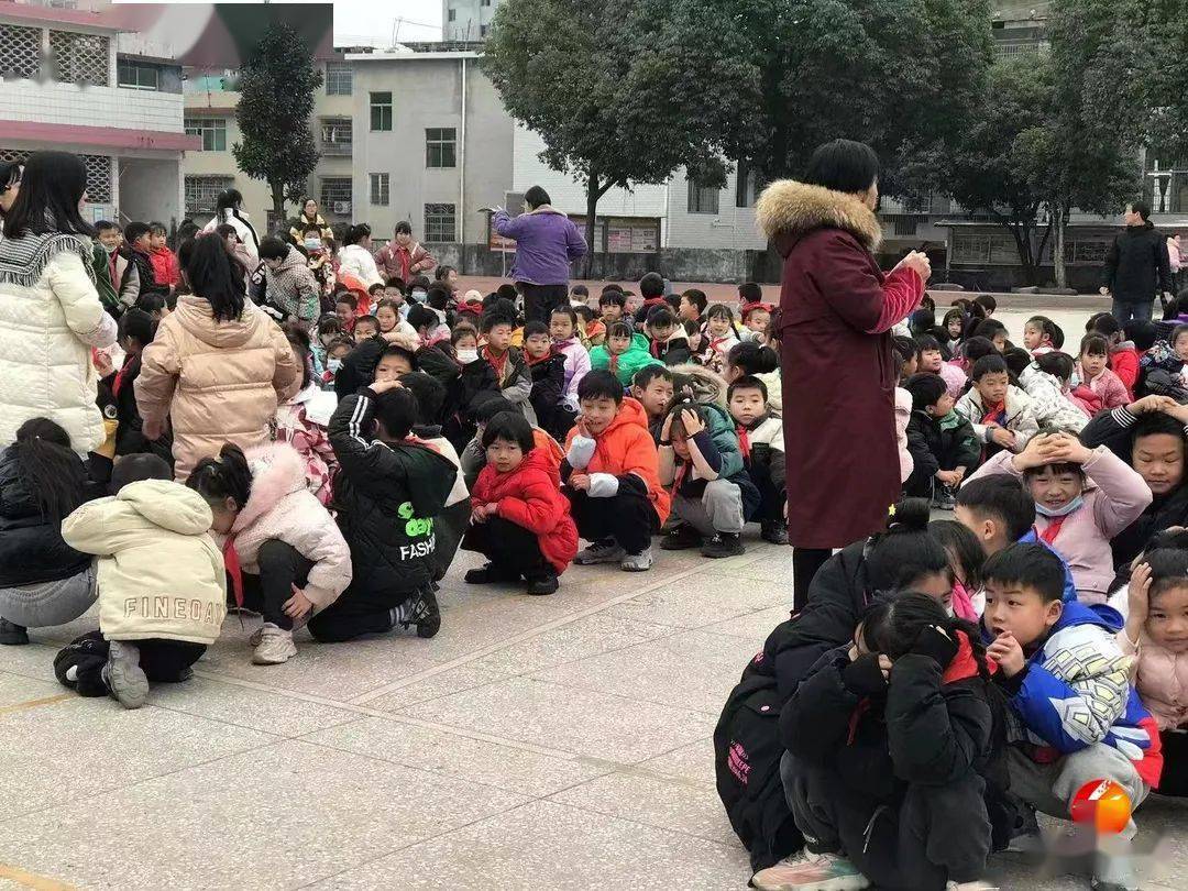 花垣县第二小学开展防地震安全演练_应急_能力_意识