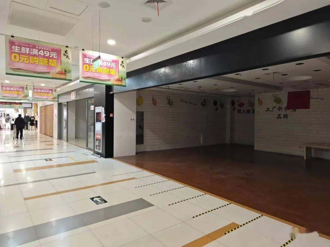网友:实体商业,太难了……_广场_店铺_顾客