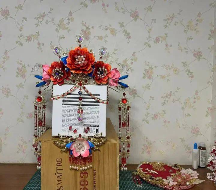 杭州姑娘收到闺蜜做的结婚礼物:太惊艳!这份心意“价值连城”_小丹_绒花_等材料