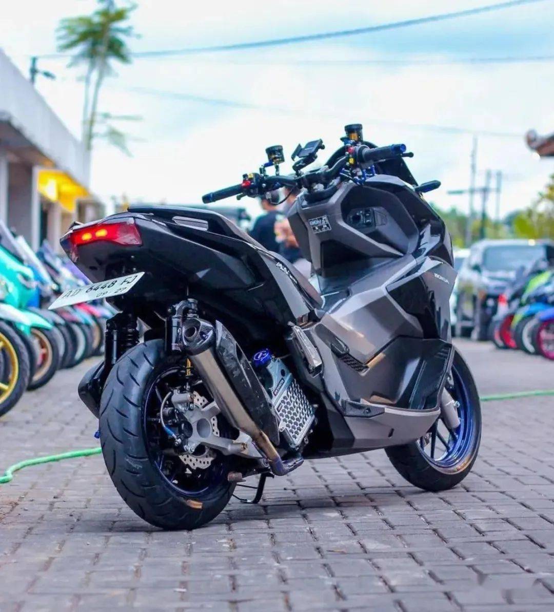 【希望今年国内可以上市】本田adv160美图欣赏_战术_公众_备份