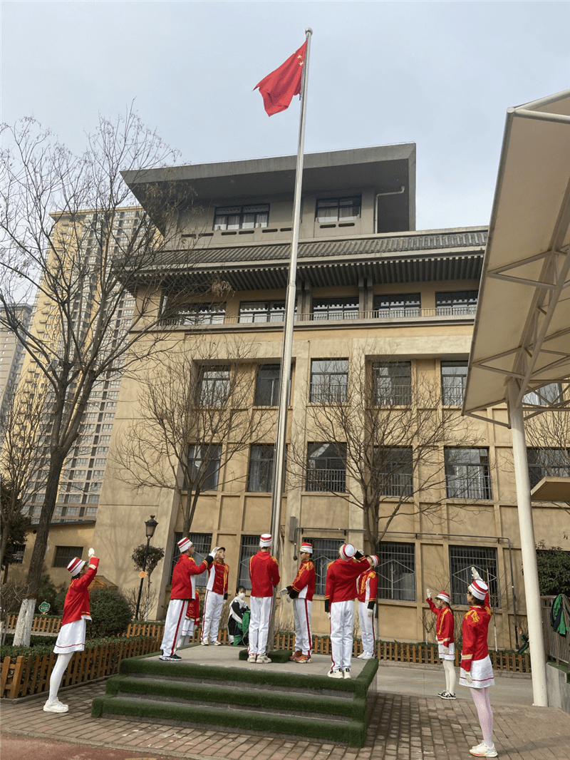 未央区大白杨小学举行"讲文明"主题升旗仪式_文明礼貌_习惯_全体师生