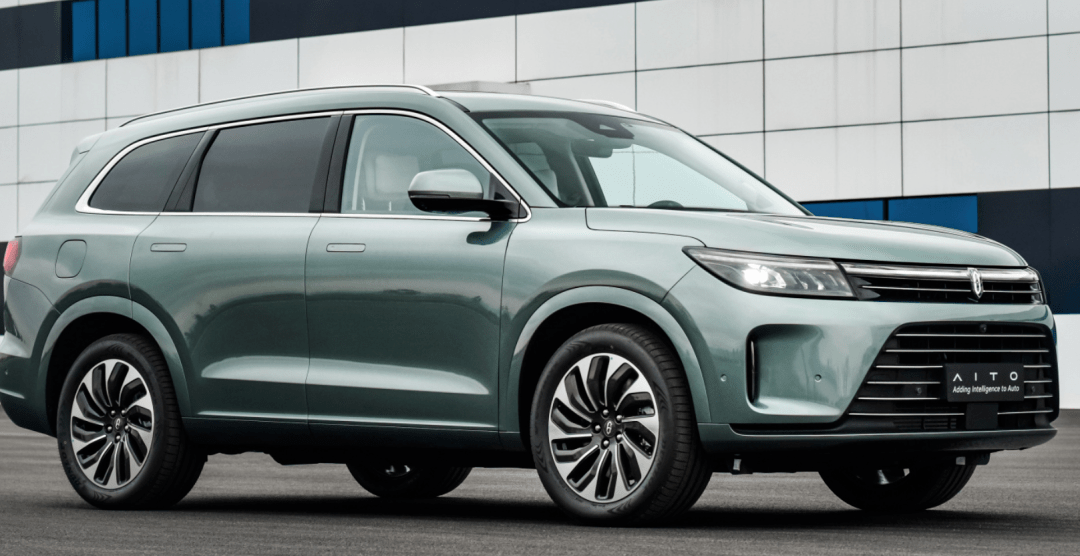 为车企造好车",但市面上一直流传华为造车,参股汽车制造行业的传闻