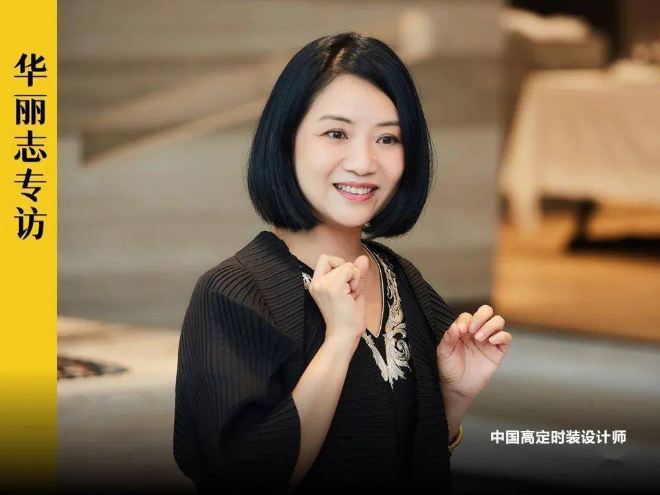 2015年美国歌坛天后 rihanna蕾哈娜身着郭培设计的金色拖裙登上 met