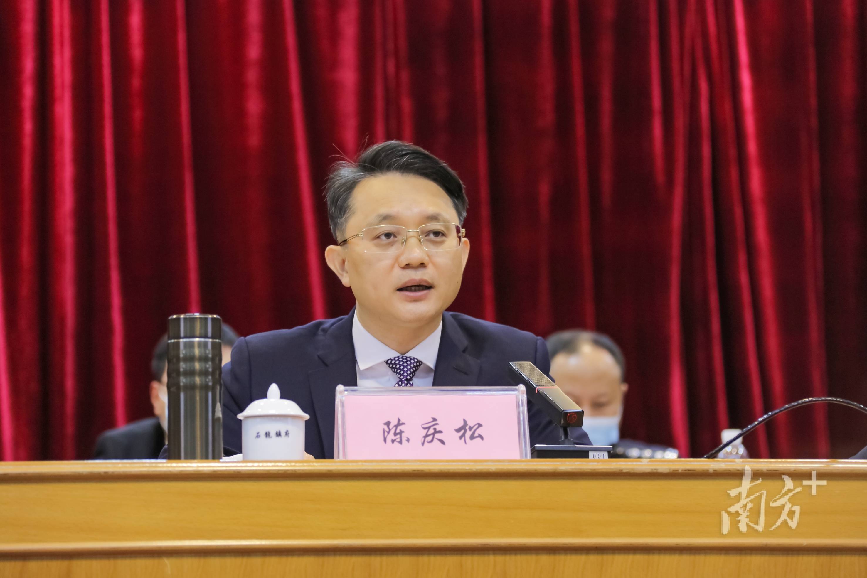 石龙"新春第一会"鼓士气,吹响高质量发展冲锋号_工作_企业_陈庆松