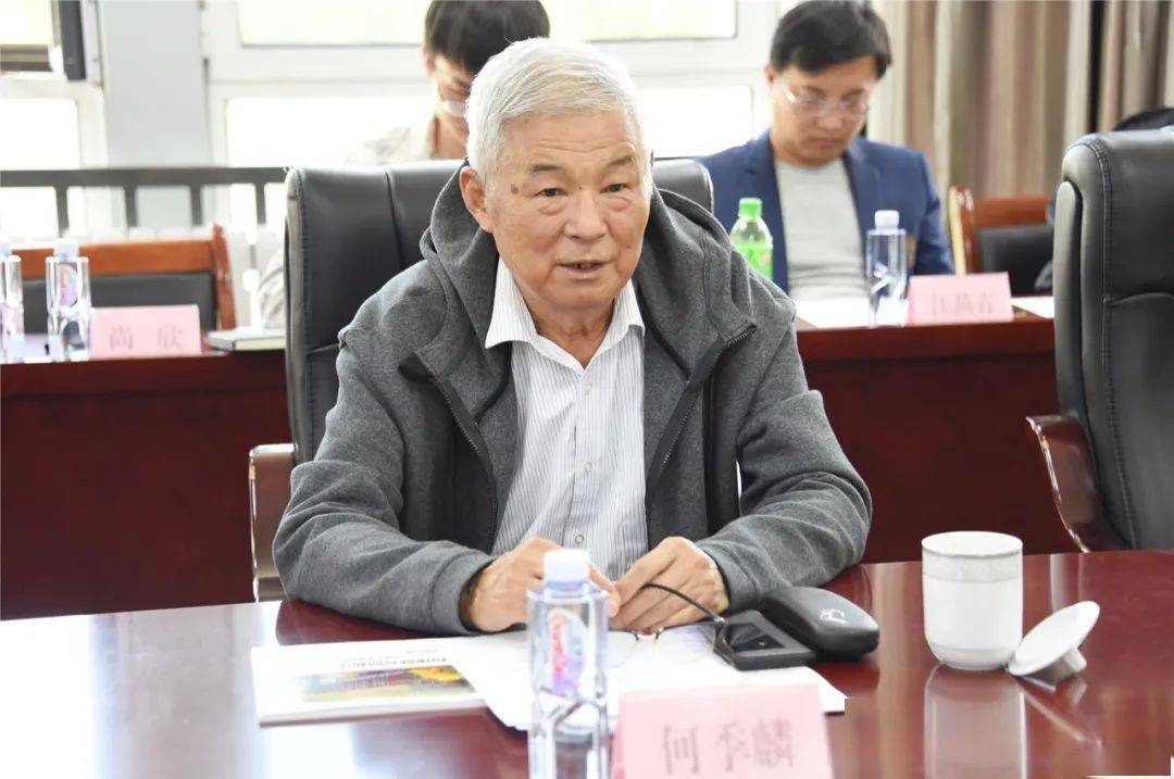 宁夏大学材料与新能源学院名誉院长何季麟院士荣获何梁