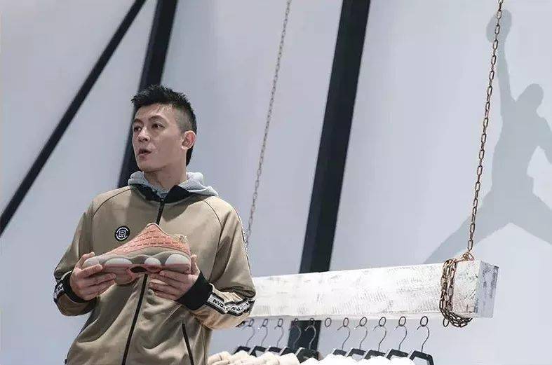 陈冠希「新联名」被吐槽是"寿鞋"?却被疯抢!真香!_设计_功夫_中国