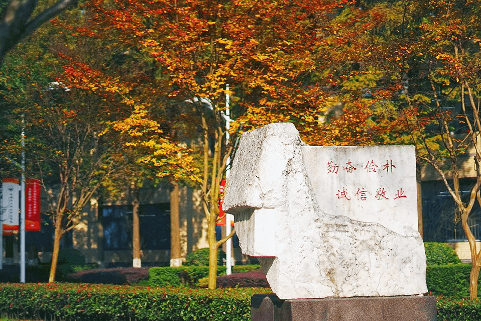 成都学院寝室_成都学院宿舍_成都的大学宿舍