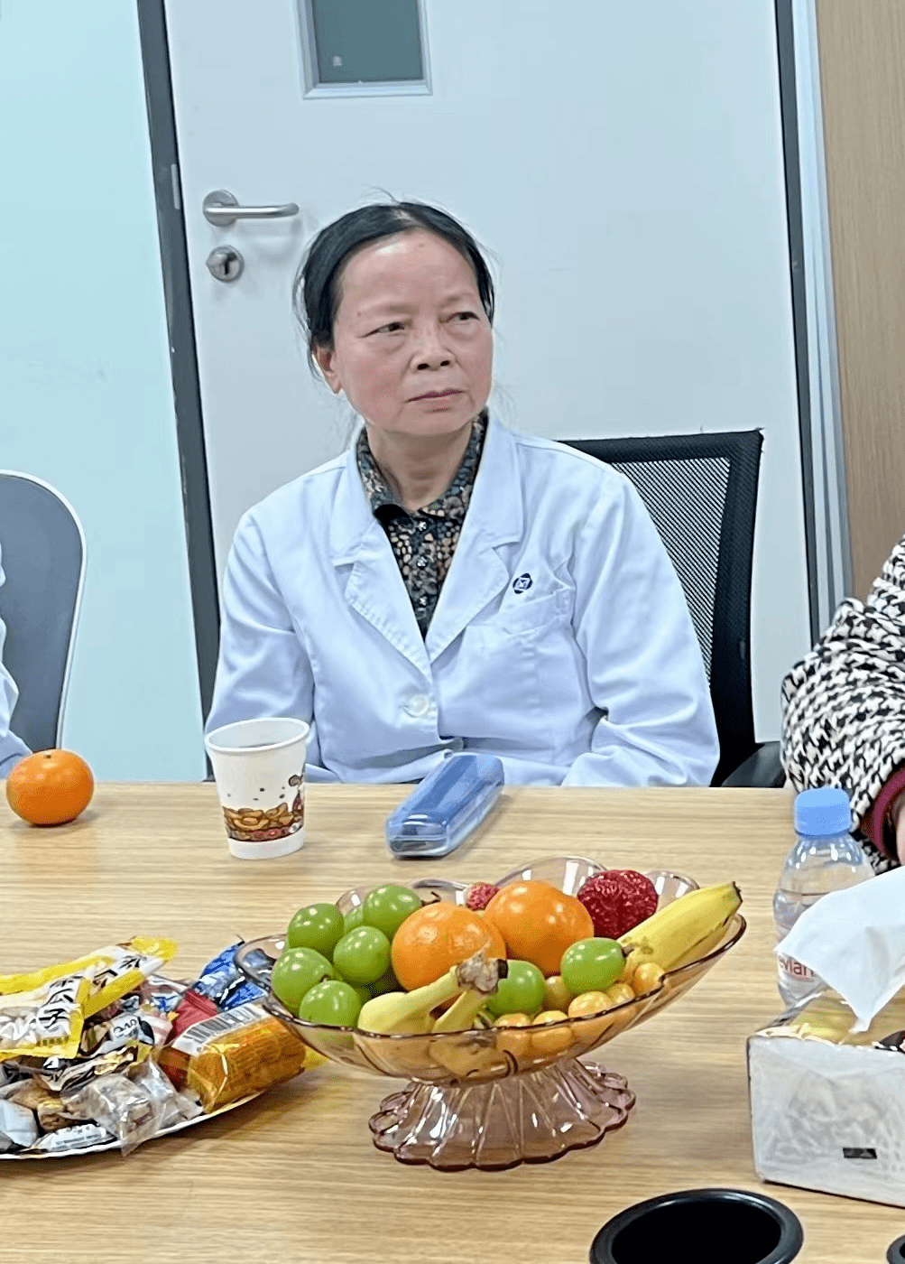 实验室韩亚萍老师详细介绍了现在实验室的规模,仪器的配置,以及各项