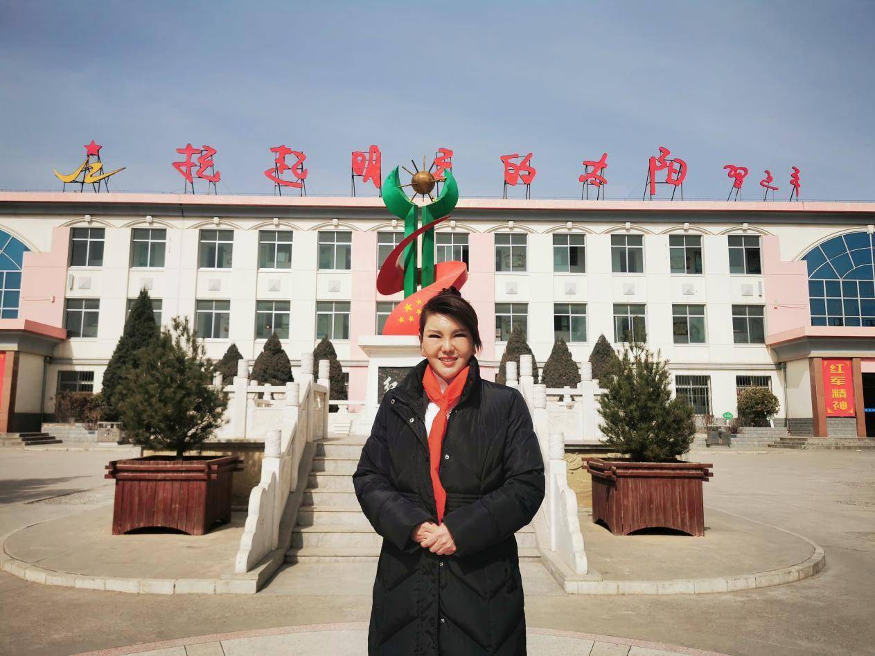 "乌兰图雅爱心音乐教室"在甘肃省庆阳市环县红军小学揭牌落成_教育