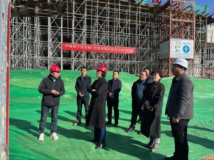 市地方道路管理处长史增朝,涉县政府副县长李宏伟