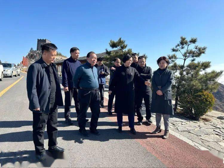 市地方道路管理处长史增朝,涉县政府副县长李宏伟
