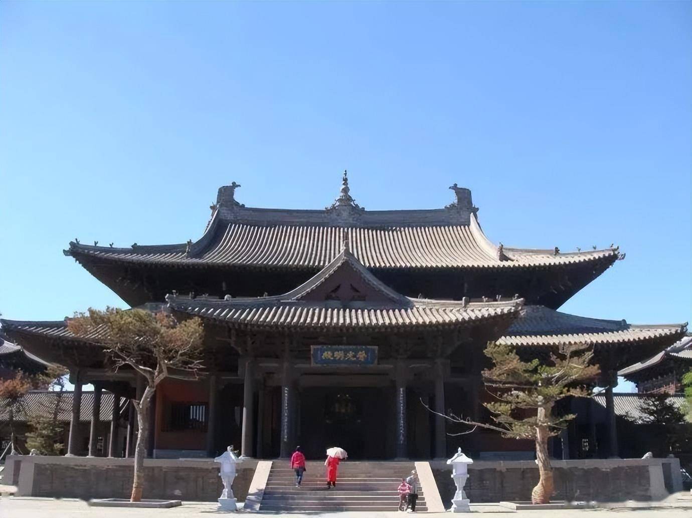 大理崇聖寺三塔屬全國重點文物保護單位,呈三足鼎立之勢,是雲南歷史