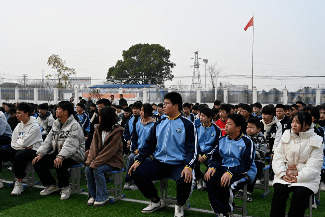 截至目前,云梦县人民检察院已为辖区14所学校的2000多名学生带去了"