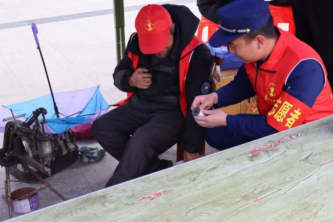 为民服务践初心随州广水应山街道办事处消防救援所联合三里河社区工作
