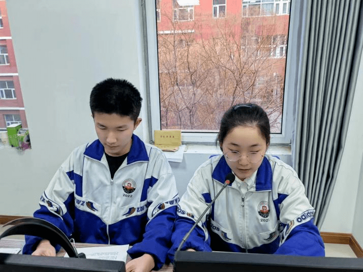 学雷锋志愿服务月 | 中卫市第一中学开展以"与雷锋精神同行"为主题的