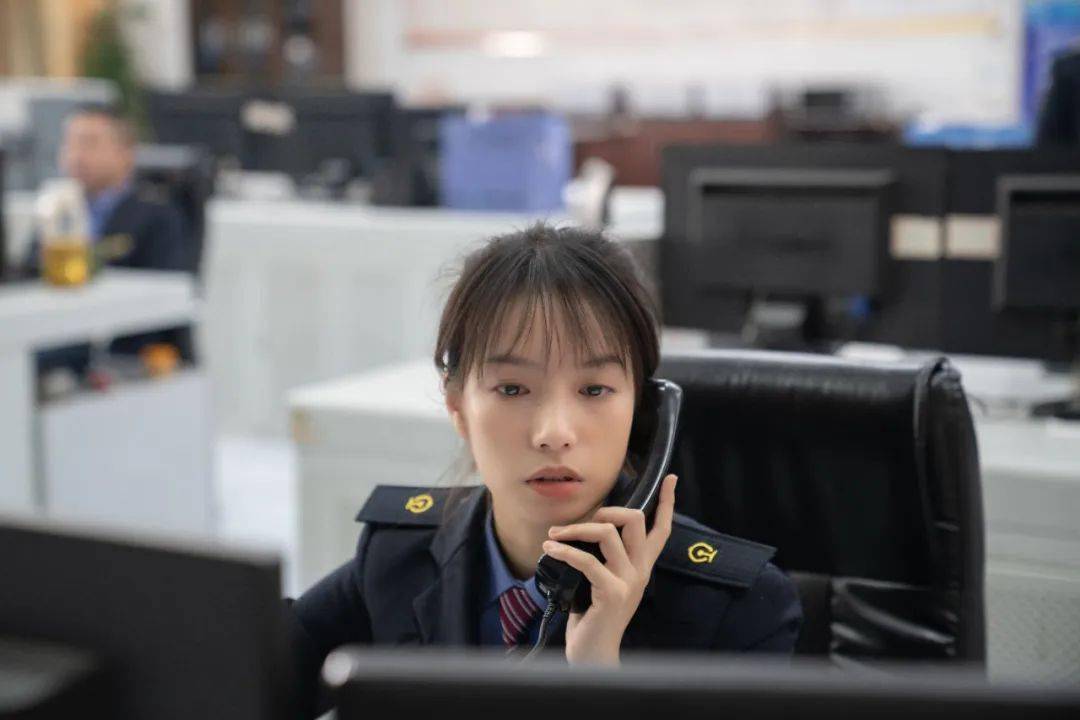 全段唯一的女信号员,00后!_工作_全李燕_调度