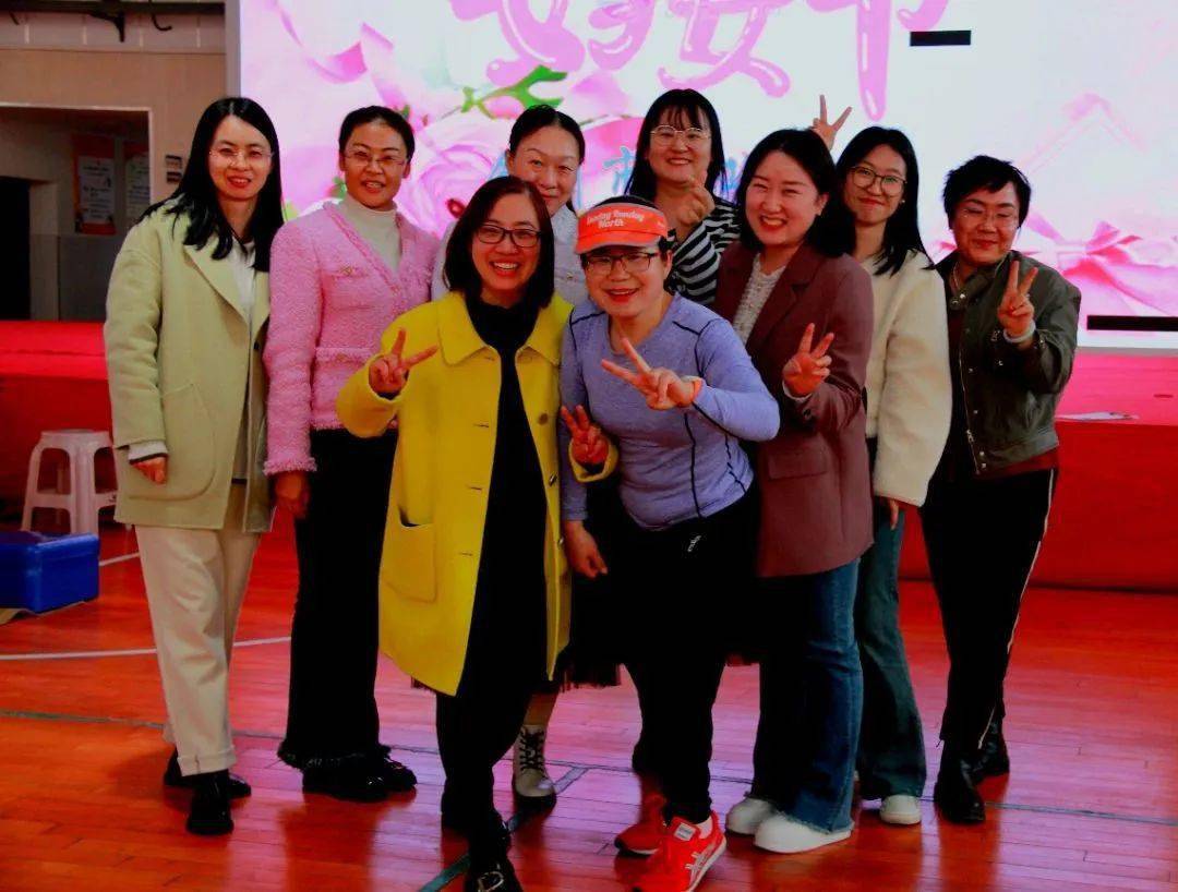 致敬最美巾帼奋斗者—银川市实验中学纪念"三·八"妇