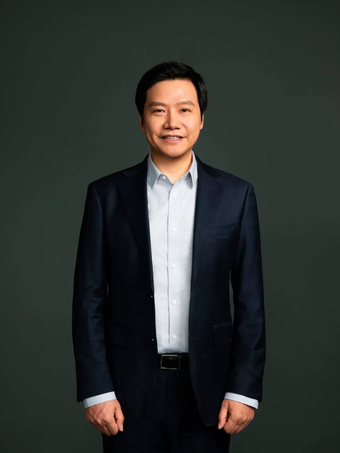 雷军透露小米造车进展,建议关注智能网联汽车数据安全_发展_科技_机器