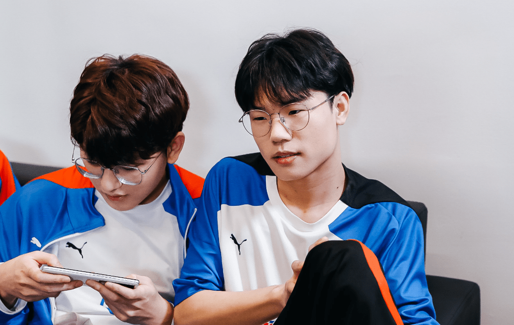 lgd大鹅3-2ksg,绝意被江城换下,张角有幸福的烦恼_比赛_阵容_新人