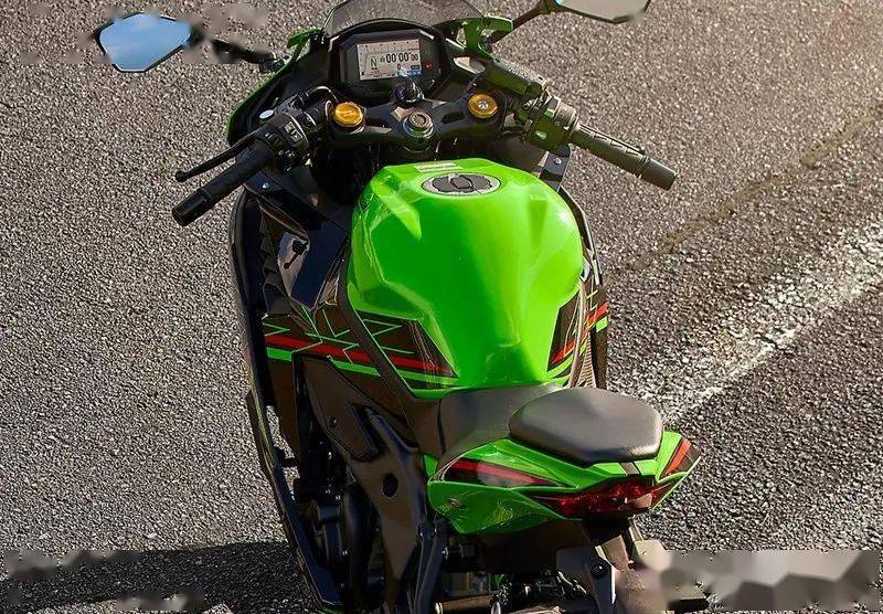 川崎本月泰国发布ninja zx-4rr,399cc的四缸机,值得期待 | 酷乐机车