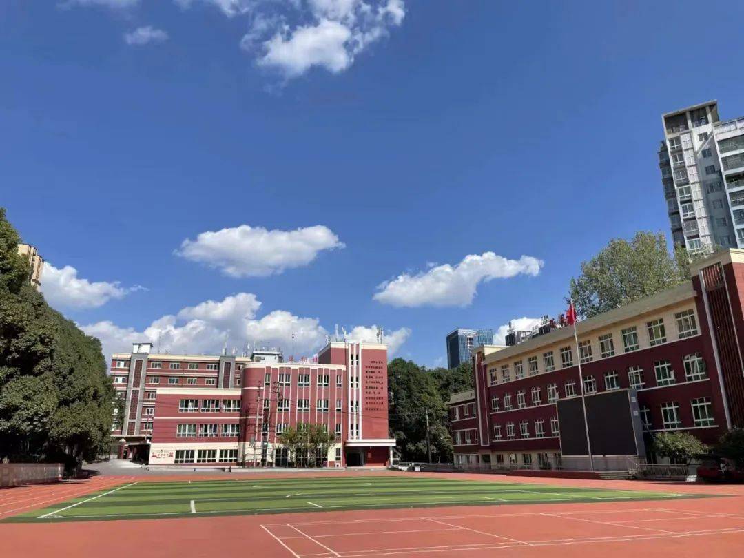 【两会时光】安顺凤凰学校:义务教育优质均衡发展迈出新步伐_服务