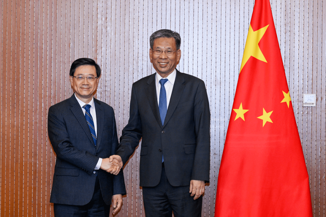 李家超与财政部部长刘昆会面 刘昆：全力支持香港丨香港一日_合作_国家_工作