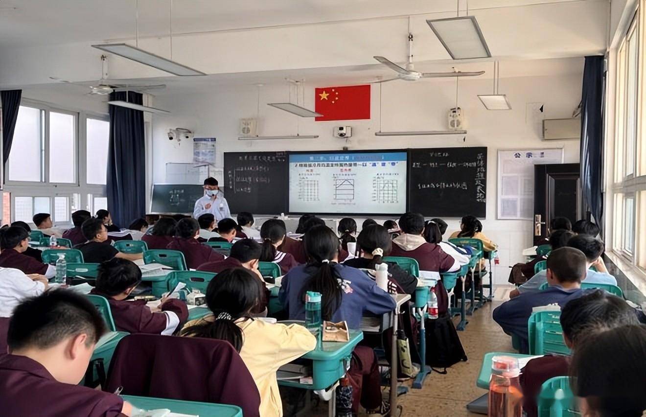 常德市育才中学:校际交流促发展,教学研讨助提升_柳叶湖_合作_进行了