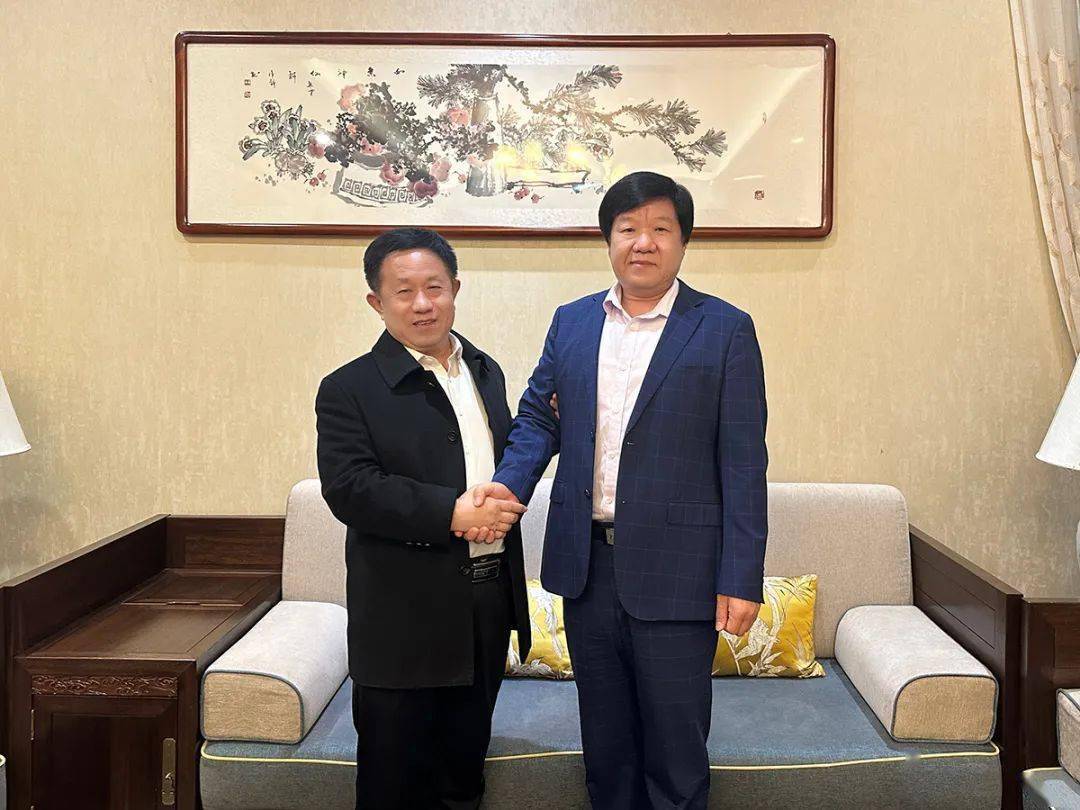冀商动态:北京河北企业商会陈三国会长与商会执行会长李春岗深入座谈