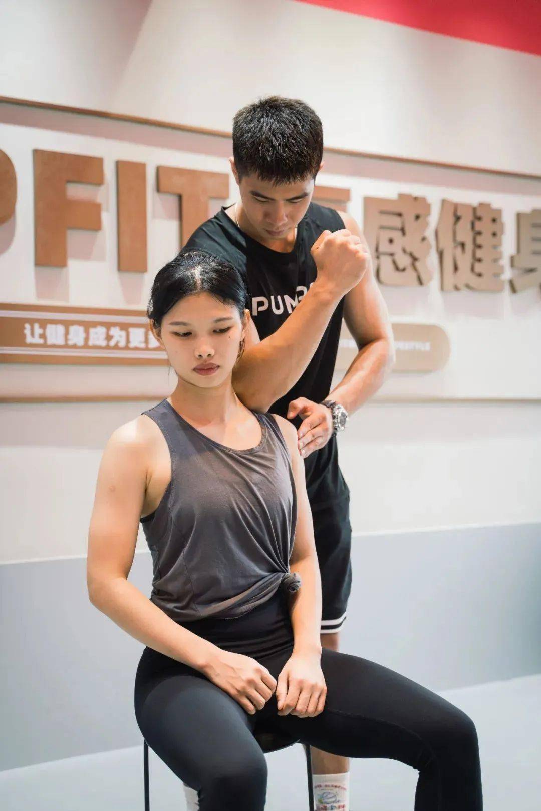 9秒2节小团课 2节私教课!资深教练坐阵,专业指导!教你脂肪离家出走!