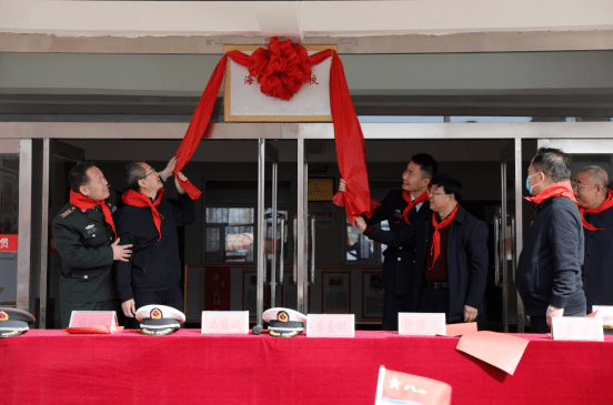 朔州市退役军人事务局局长梅树旺,朔城区人大常委会副主任梁耀文,共同