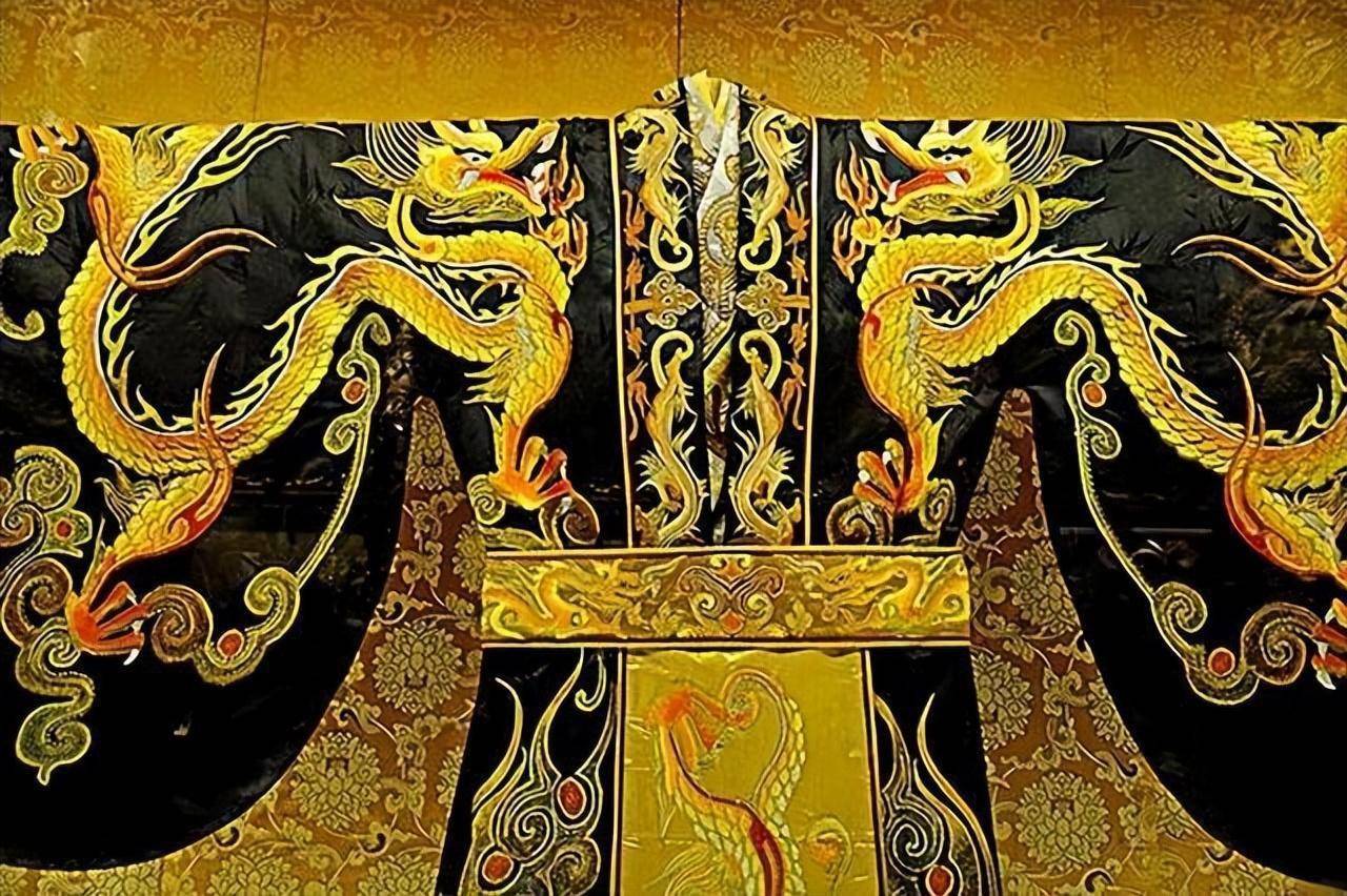 宋朝皇帝为何不敢穿黄色龙袍?也放弃了自称朕,反而自称官家?