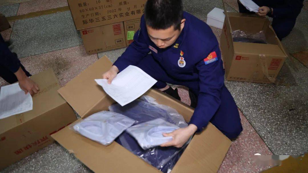 巫山大队圆满完成2022年度消防救援人员被装发放工作