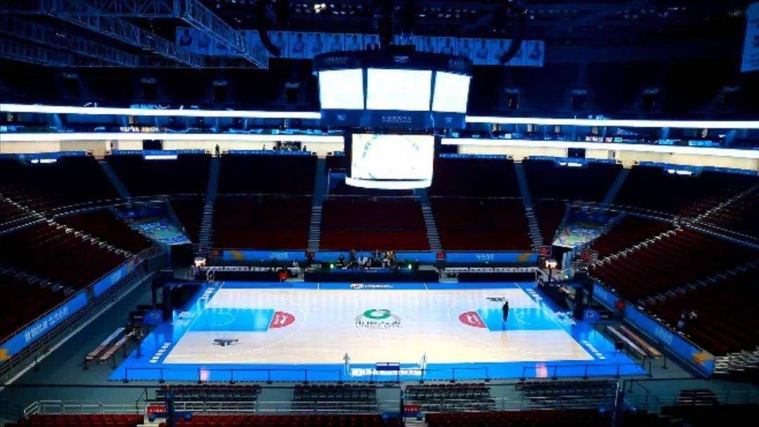 36轮北京首钢与新疆男篮比赛今晚在凯迪拉克中心(原五棵松体育馆)开战