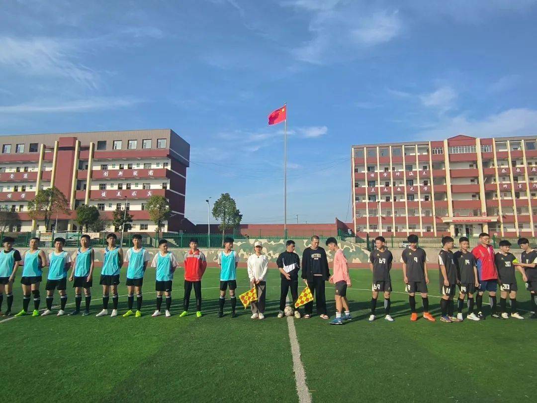 同享绿茵梦,一起向未来——彭泽县人杰中学第五届校园足球联赛开幕式