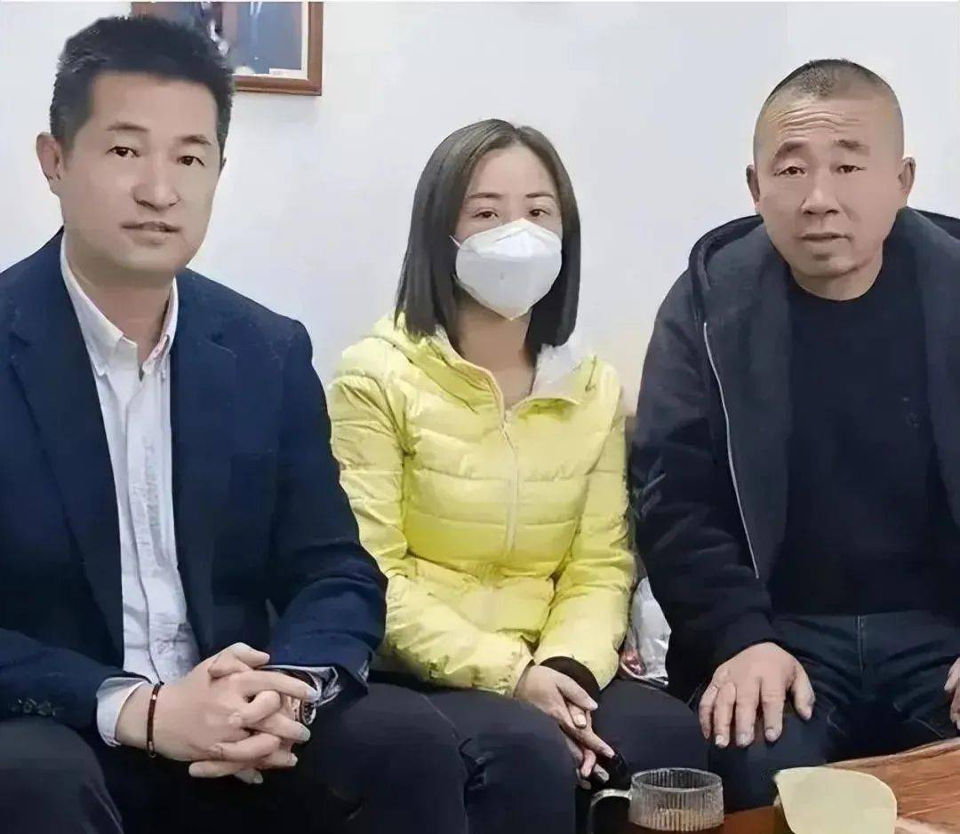 唐山烧烤店被打女孩首露面，最新情况曝光：果然不对劲......_搜狐网