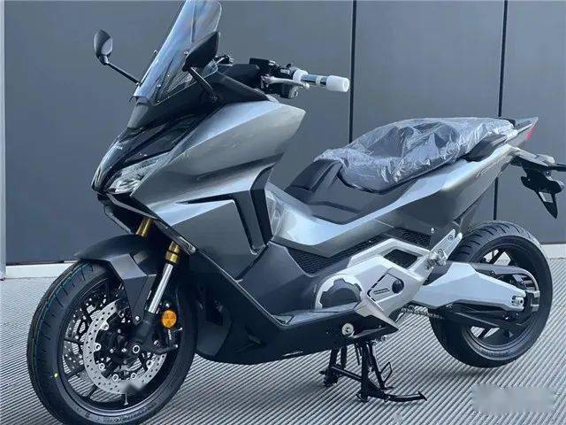 honda 全新nss750「薄墨灰」新色来袭