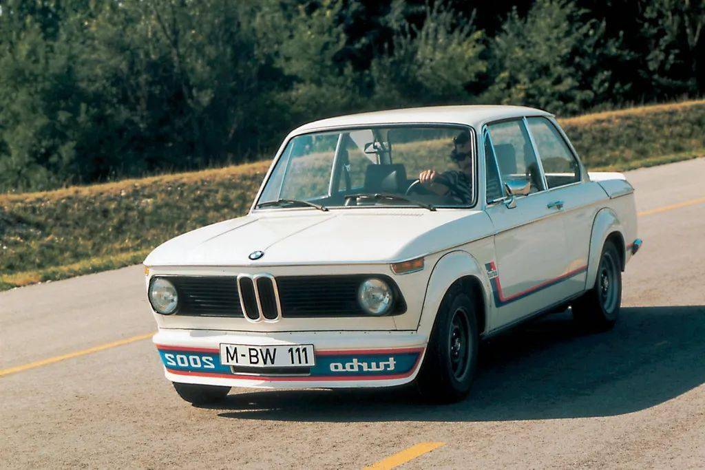 he 开启德国汽车的涡轮时代,京商bmw 2002turbo模型试玩_搜狐汽车_搜