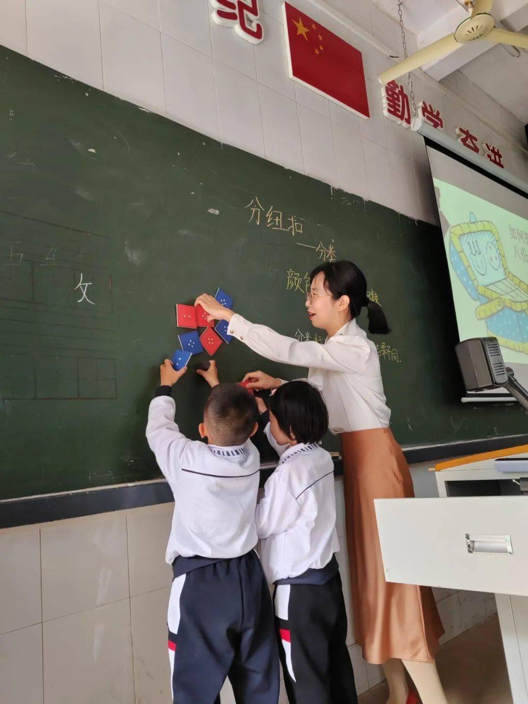 结对送教暖春意 携手共研谱华章 深圳市宝安区海城小学教师团队送教