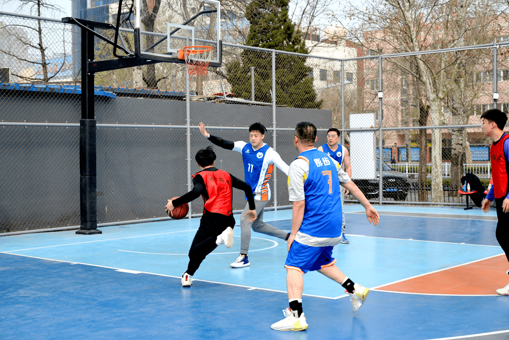 青春"篮"不住 球场绽英姿 2023年首届河北体育馆三人篮球赛火热开赛