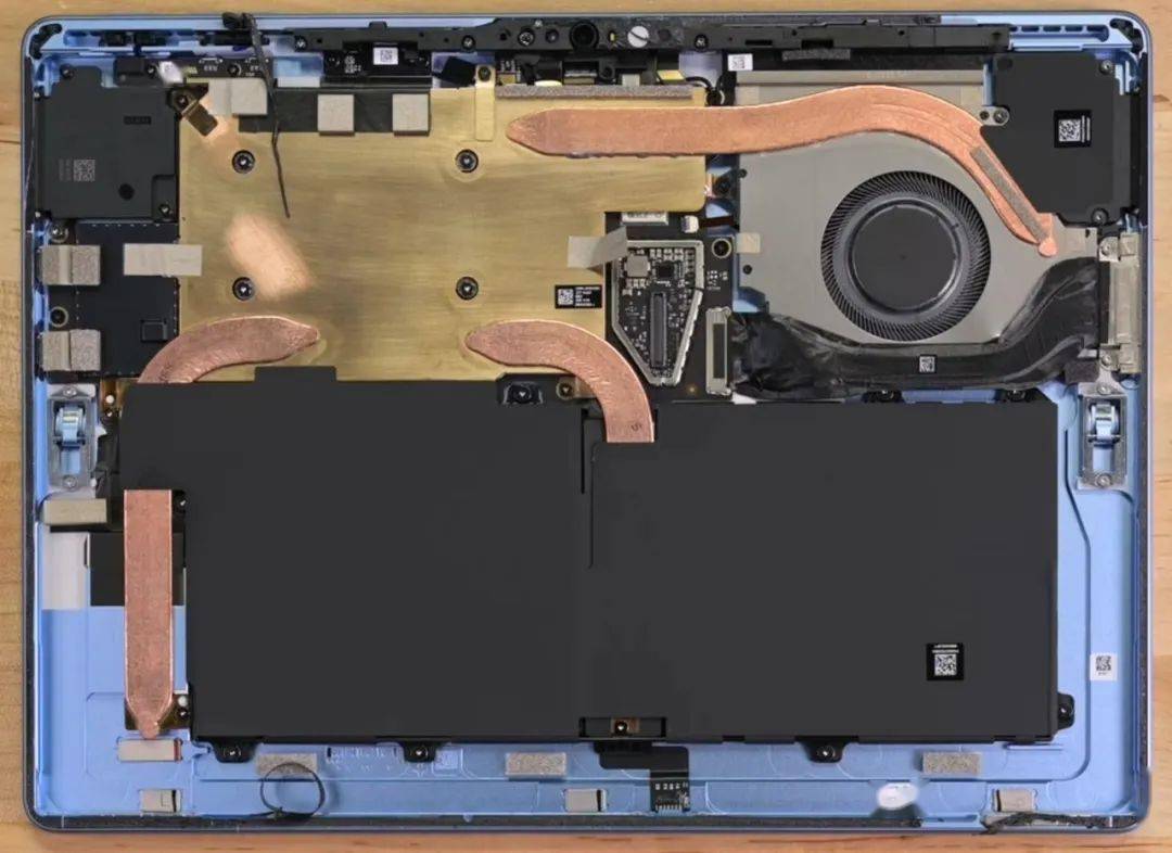 聊聊[二合一平板电脑]不温不火的一大原因_surface_pro_机身