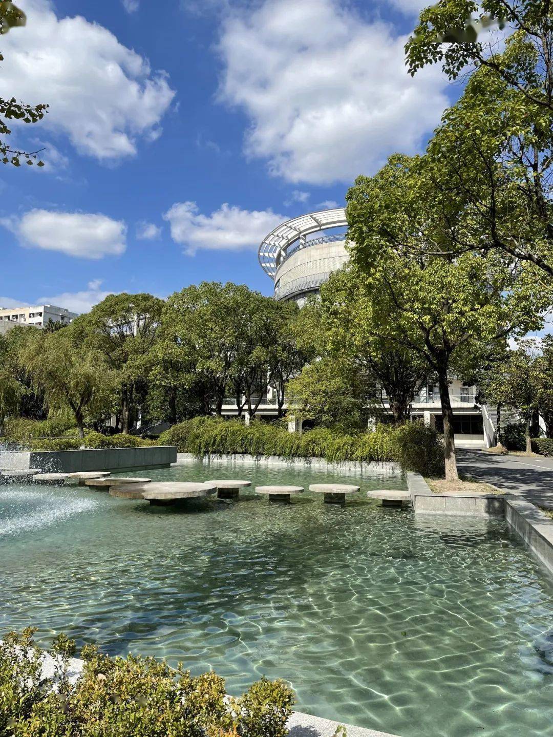 的重点区域,毗邻上海大学,是上海大学上大附中基础教育集团核心成员校