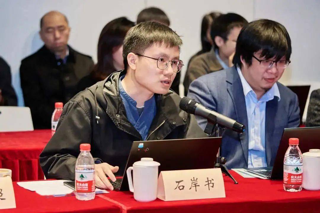 "唐弢先生和唐奖一起回到上海" | 这是一次凝结着百年文学梦想的深情